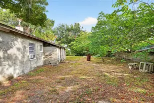 907 NE 24th St, Gainesville, FL 32641 - Photo 28