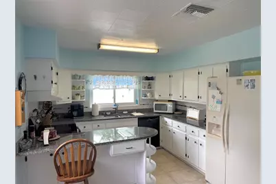 1527 Lakeview Road, Clearwater, FL 33756 - Photo 4