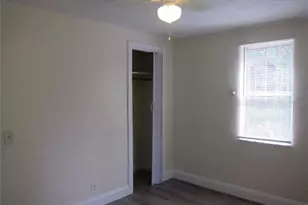 2325 SE 12th St, Gainesville, FL 32641 - Photo 8