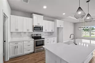 6724 SW 12th Ln, Gainesville, FL 32607 - Photo 4