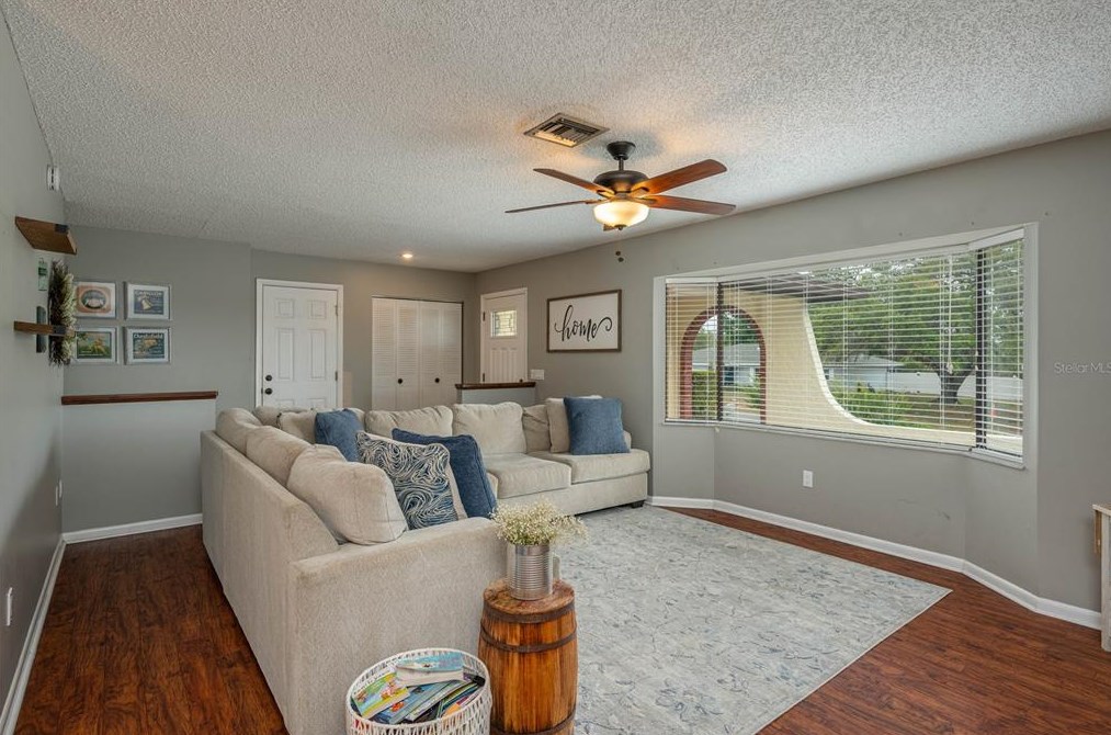 2030 Bel Ombre Cir, Lake Wales, FL 33898-8518