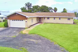 823 N Lake Reedy Blvd, Frostproof, FL 33843 - Photo 1