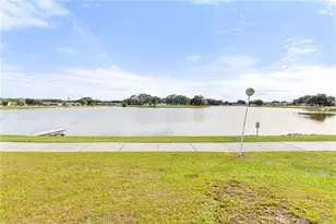 4819 Club Cir, Lakeshore, FL 33854 - Photo 18