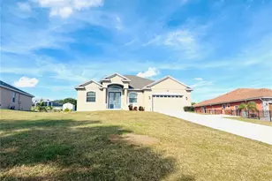 809 Lake Marie Dr, Dundee, FL 33838 - Photo 2