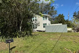 302 W Wall St, Frostproof, FL 33843 - Photo 14