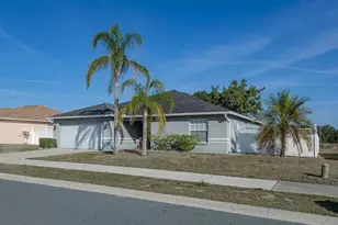 1015 Highland Crest Cir, Lake Wales, FL 33853 - Photo 2