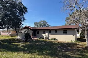 832 Sherwood Dr, Lake Wales, FL 33898 - Photo 2