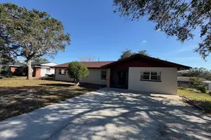 832 Sherwood Dr, Lake Wales, FL 33898 - Photo 1