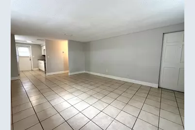 10022 E Wilder Avenue #12, Tampa, FL 33610 - Photo 2