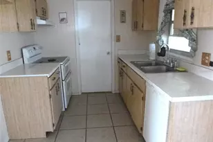 318 Central Ave, Frostproof, FL 33843 - Photo 6