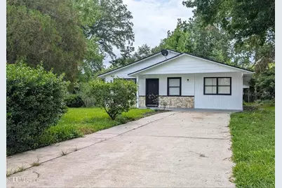 462 Sally Street, Green Cove Springs, FL 32043 - Photo 1