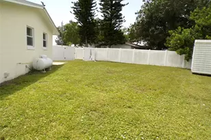 4011 Grobe St, North Port, FL 34287 - Photo 18