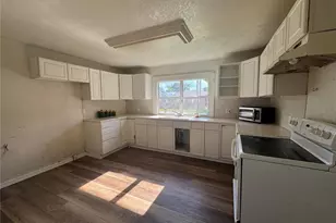 4 Lakeview Ave, Frostproof, FL 33843 - Photo 4
