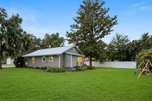 1051 NE Lake Dr, Lake City, FL 32055 - Photo 2