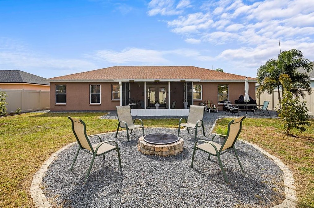 7215 Summit Pl, Winter Haven, FL 33884-2766