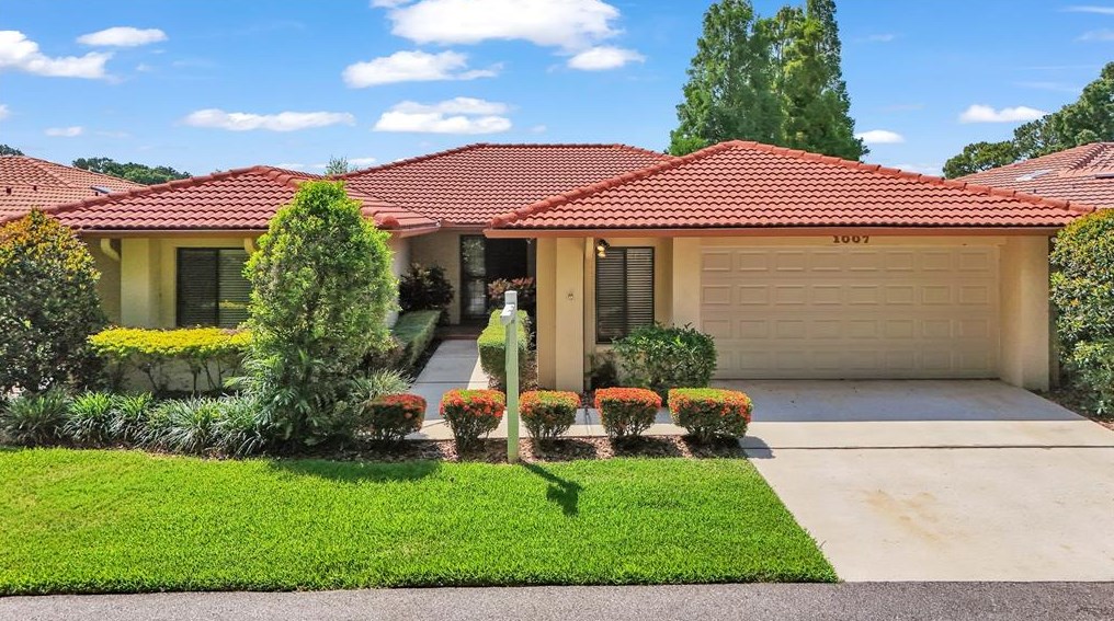 1007 Rolling Woods Ln, Lakeland FL 33813-1253 exterior