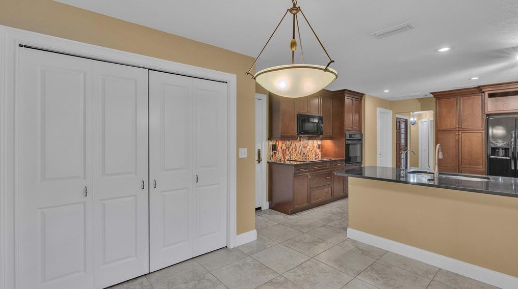 1007 Rolling Woods Ln, Lakeland FL 33813-1253 exterior