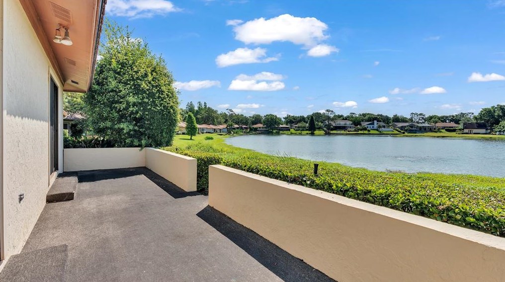 1007 Rolling Woods Ln, Lakeland FL 33813-1253 exterior