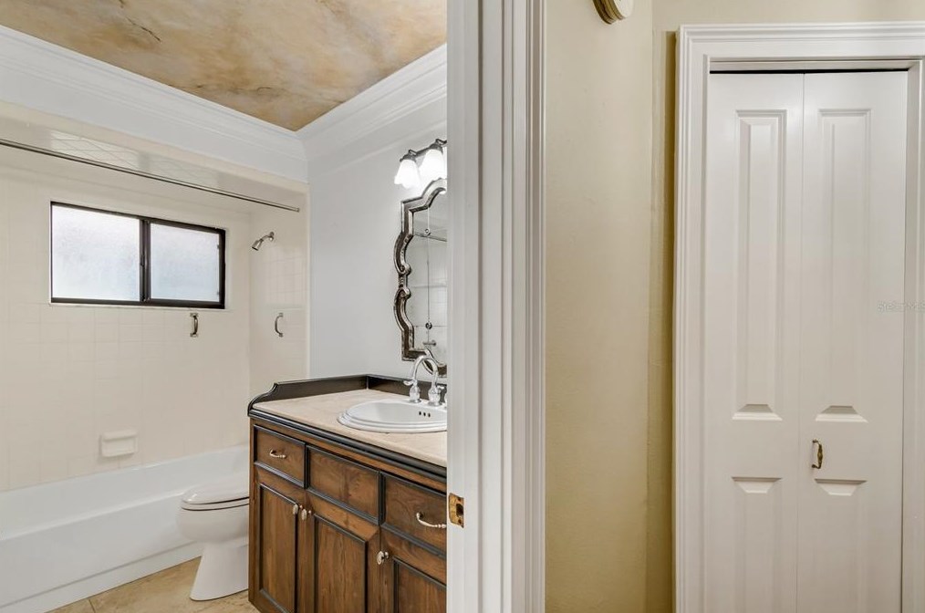 1007 Rolling Woods Ln, Lakeland FL 33813-1253 exterior