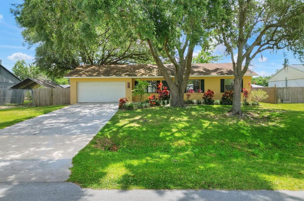 3846 Country Loop, Lakeland, FL 33811-1307