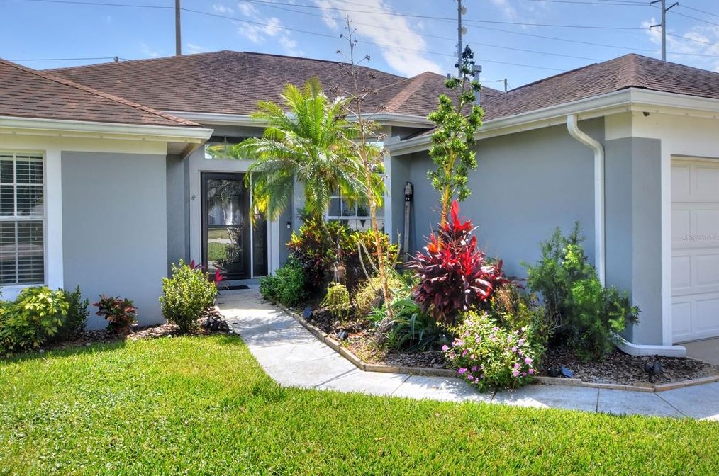 207 Westwind Dr, Davenport FL  33896-6611 exterior