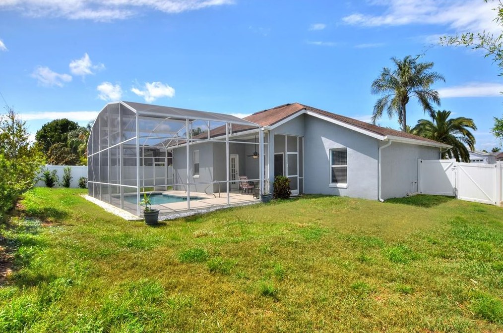 207 Westwind Dr, Davenport FL  33896-6611 exterior