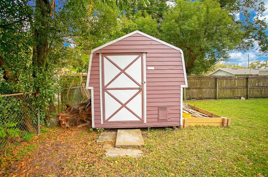 1609 Skinner St, Lakeland FL  33801-5963 exterior