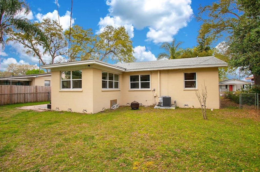 1609 Skinner St, Lakeland FL  33801-5963 exterior