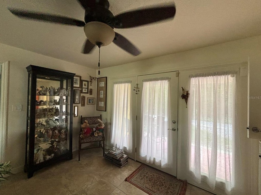 408 Crystal Lk St, Orlando FL 32806-4522 exterior