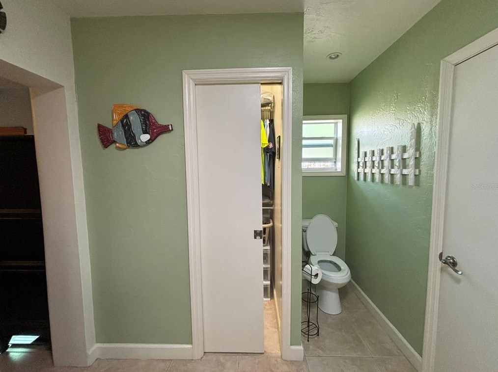 408 Crystal Lk St, Orlando FL 32806-4522 exterior