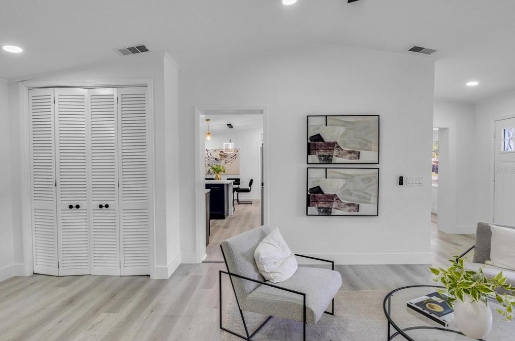 508 Broxburn Ave, Tampa FL 33617-7824 exterior