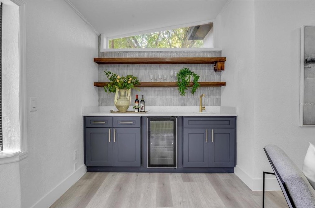 508 Broxburn Ave, Tampa FL 33617-7824 exterior