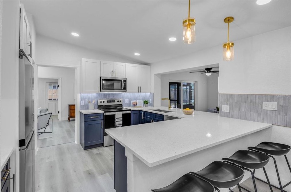 508 Broxburn Ave, Tampa FL 33617-7824 exterior