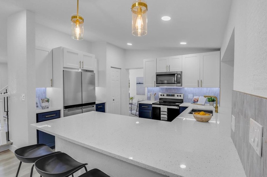 508 Broxburn Ave, Tampa FL 33617-7824 exterior