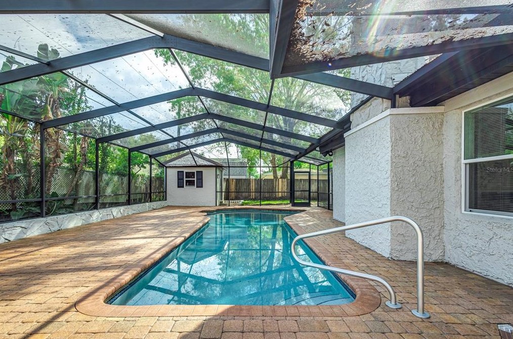 508 Broxburn Ave, Tampa FL 33617-7824 exterior