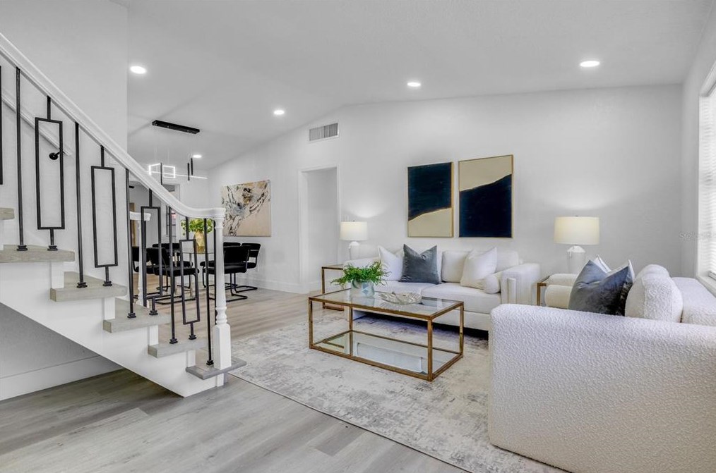 508 Broxburn Ave, Tampa FL 33617-7824 exterior