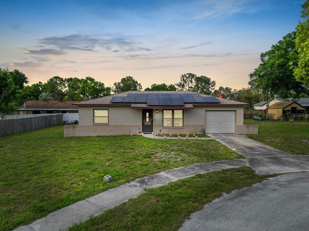 262 Palm Pl, Winter Haven, FL 33880-1131