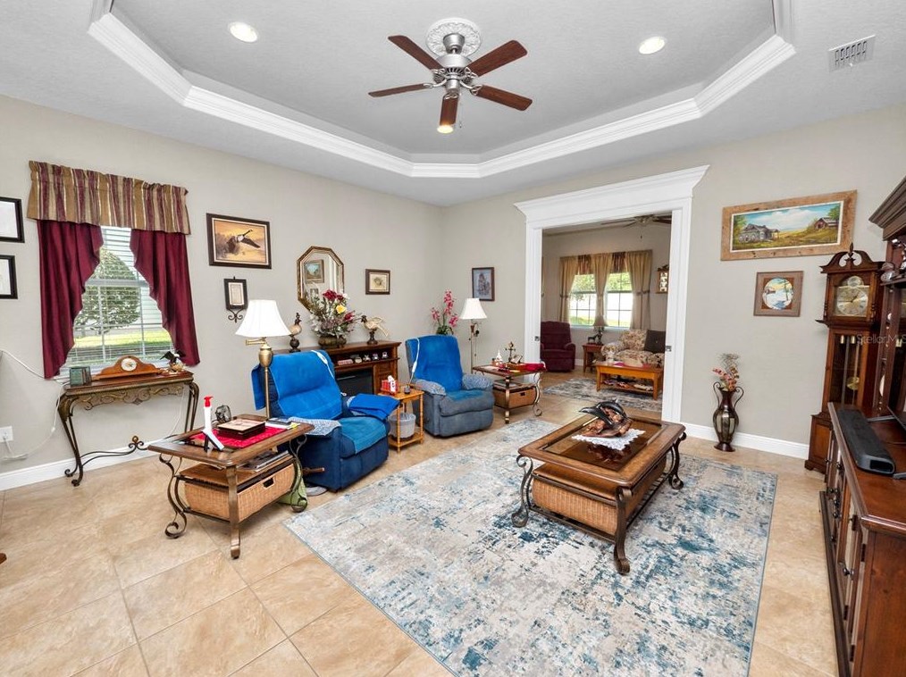 345 Motorcoach Dr, Polk City FL  33868-5132 exterior