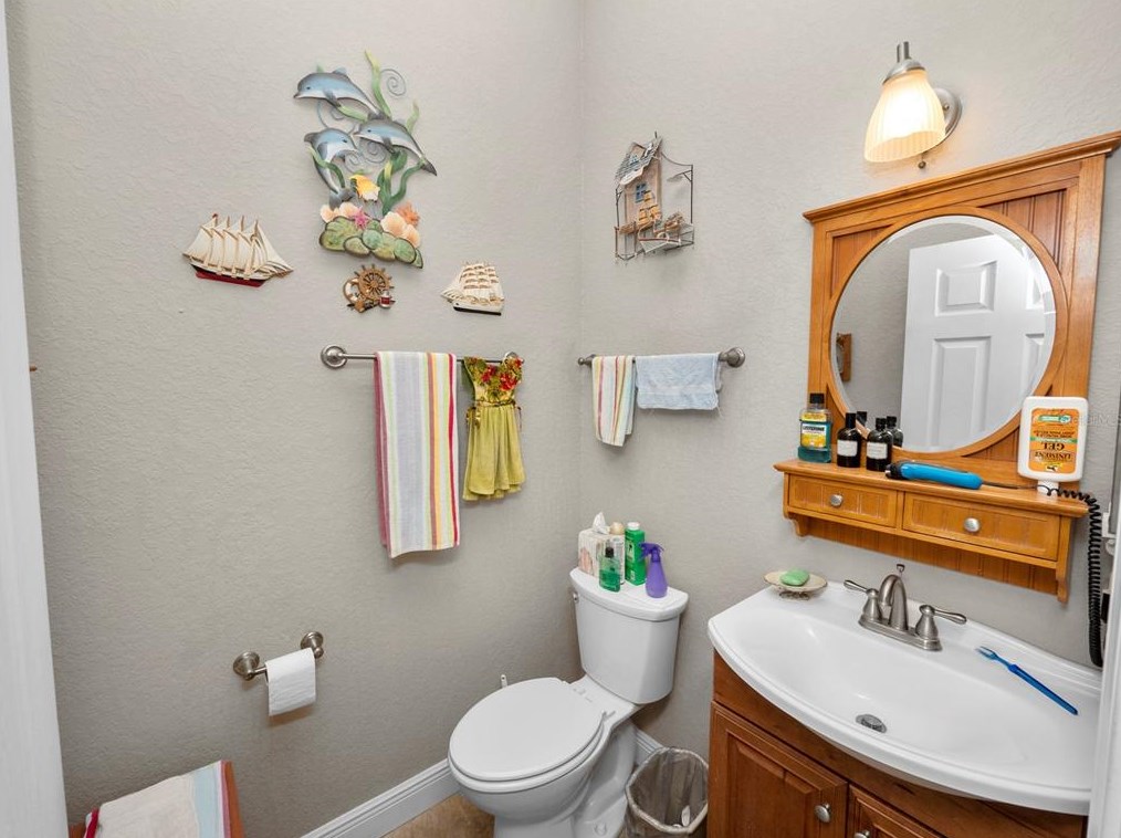 345 Motorcoach Dr, Polk City FL  33868-5132 exterior