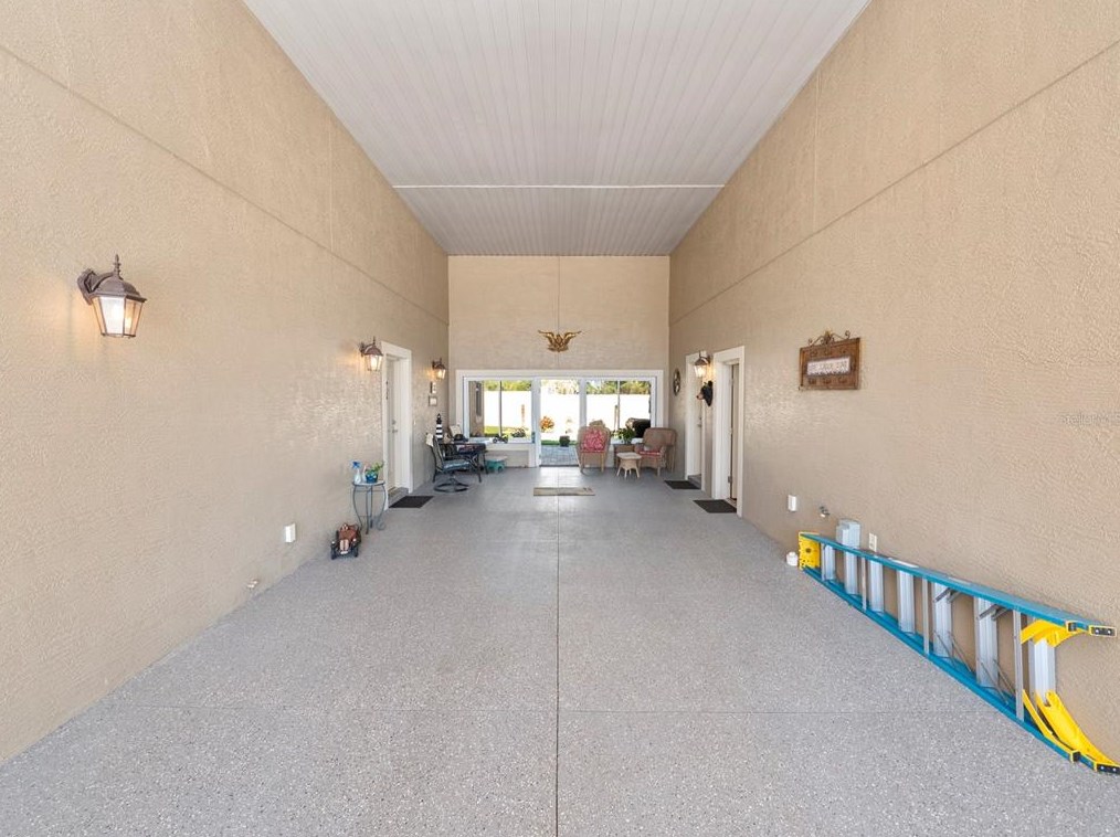 345 Motorcoach Dr, Polk City FL  33868-5132 exterior