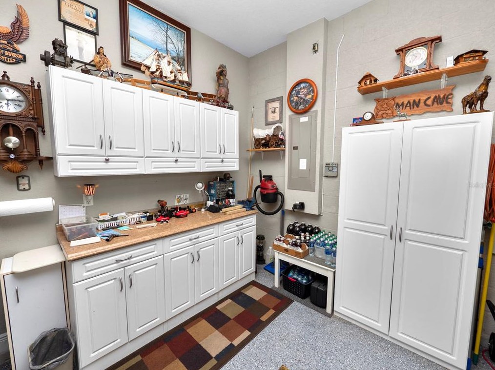 345 Motorcoach Dr, Polk City FL  33868-5132 exterior