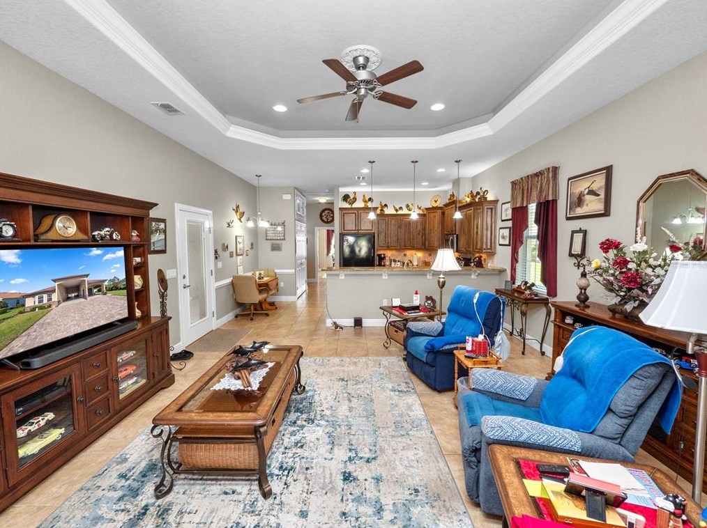 345 Motorcoach Dr, Polk City FL  33868-5132 exterior