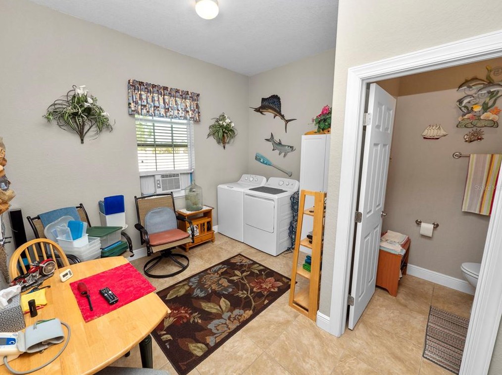 345 Motorcoach Dr, Polk City FL  33868-5132 exterior