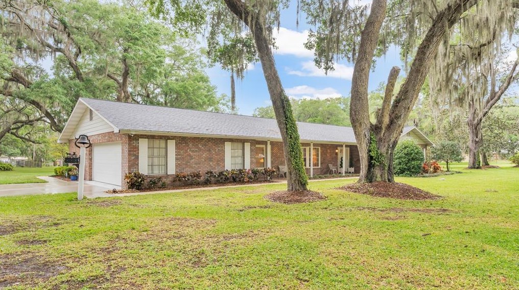 4640 Forest Dr, Mulberry, FL 33860-9759