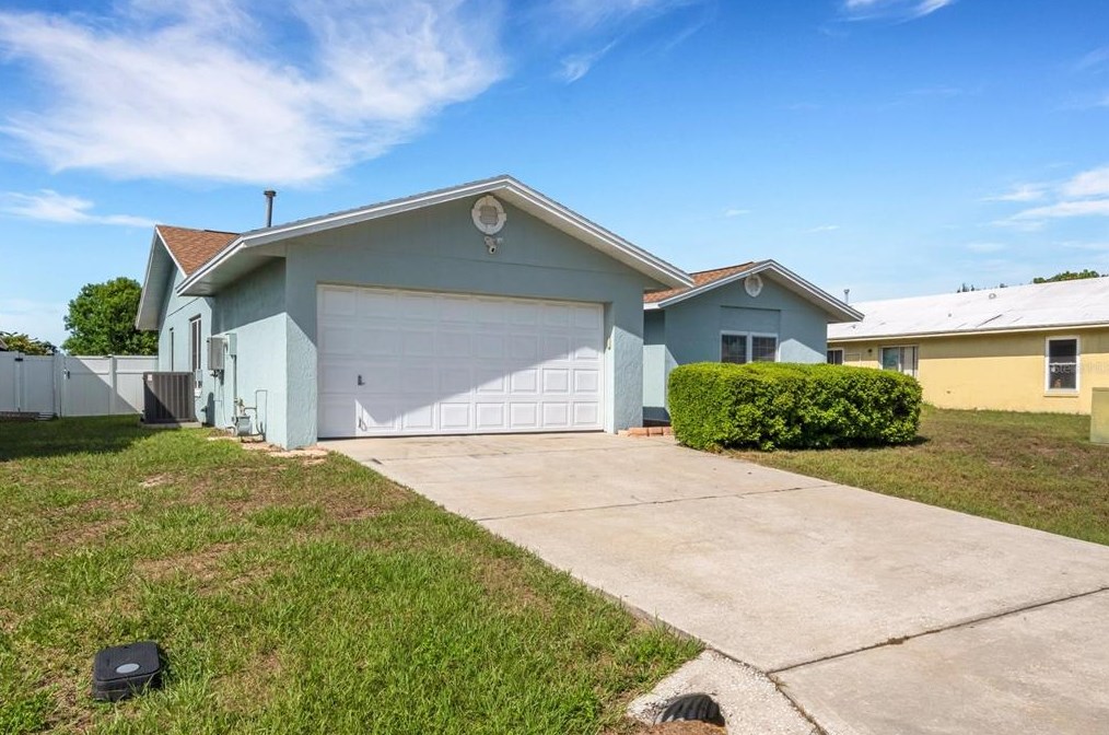 480 Daisy Way, Winter Haven, FL 33884-2612