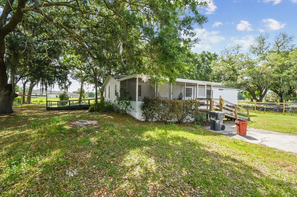 601 Honeyfarm Ln, Auburndale FL  33823-8306 exterior