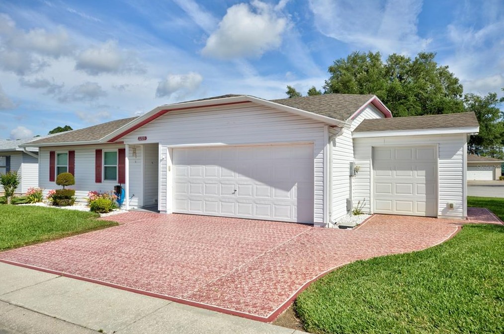 2205 Mission Hills Dr, Lakeland, FL 33810
