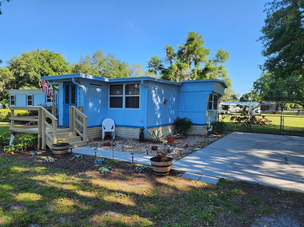 1629 Pinetop Dr E, Lakeland, FL 33809