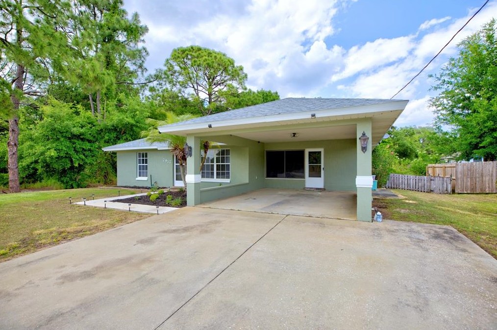 2912 Downing Rd, Avon Park Lakes, FL 33825-7007