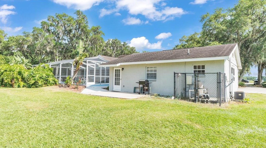 408 Holloway Rd, Plant City FL  33567-2608 exterior